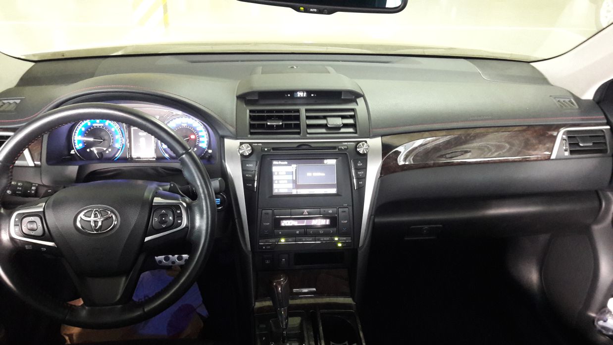 bảng điều khiển tablo xe Toyota Camry 2.5Q đời 2015