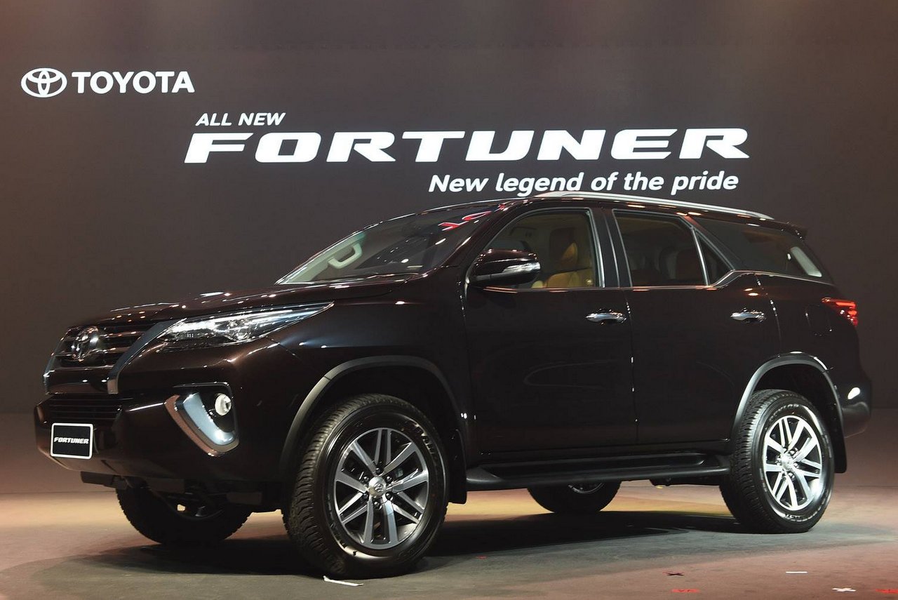 Xe Toyota Fortuner 2016 ra mắt tại Việt Nam