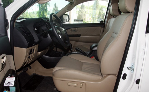 Nội thất xe toyota Fortuner