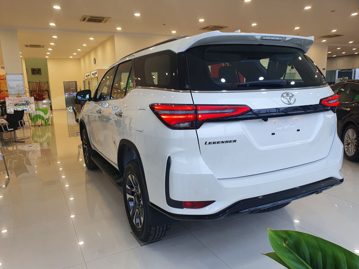 toyota_fortuner_5