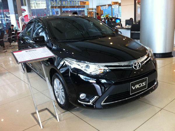 mua xe toyota vios màu đen