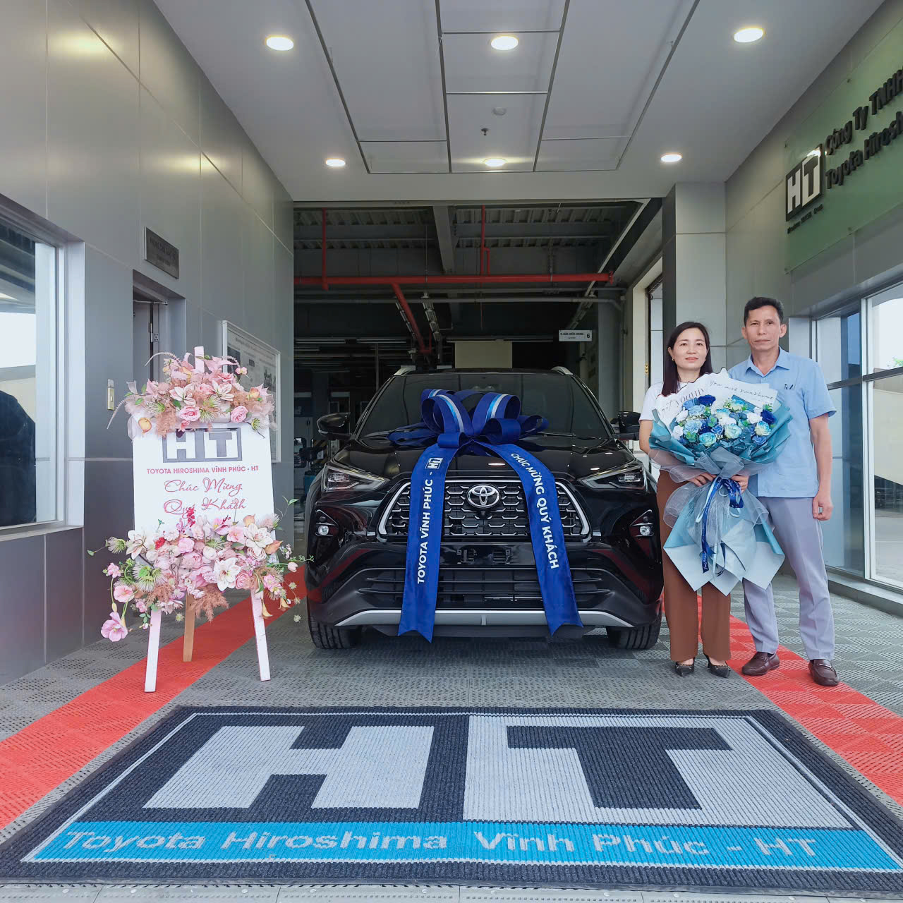 Toyota Yaris Cross màu đen mới giao khách hàng tại showroom Toyota Nankai Vĩnh Phúc