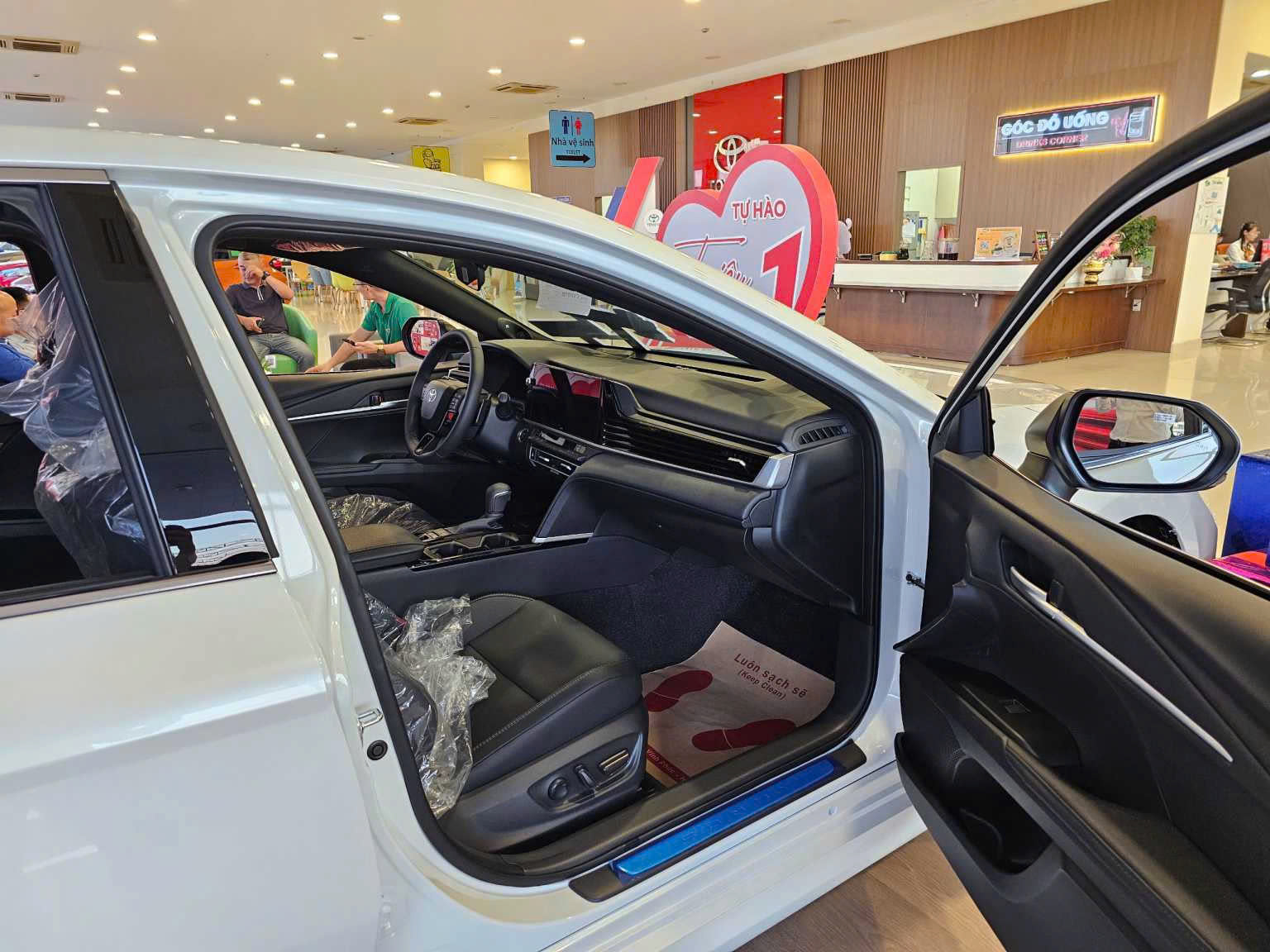 Hàng ghế lái Toyota Camry