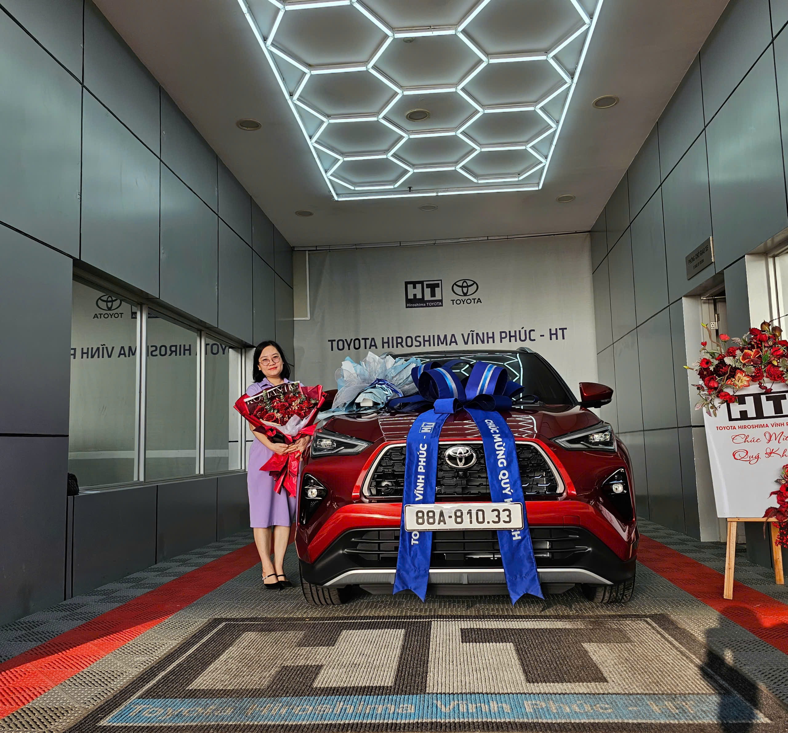 Toyota yaris Cross màu cam đỏ
