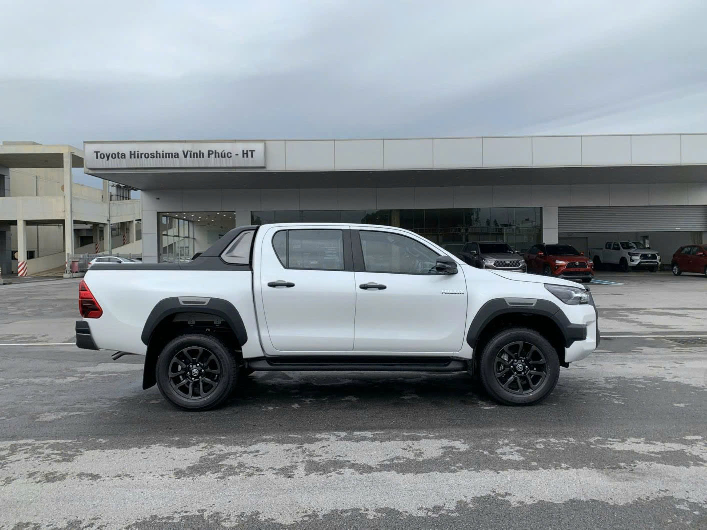 Thân xe Toyota Hilux