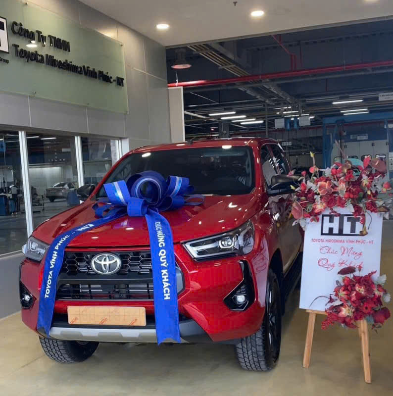 Toyota_hilux_màu_đỏ