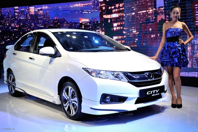 Chạy taxi nên lựa chọn Toyota Vios, Nissan Sunny hay Honda City?