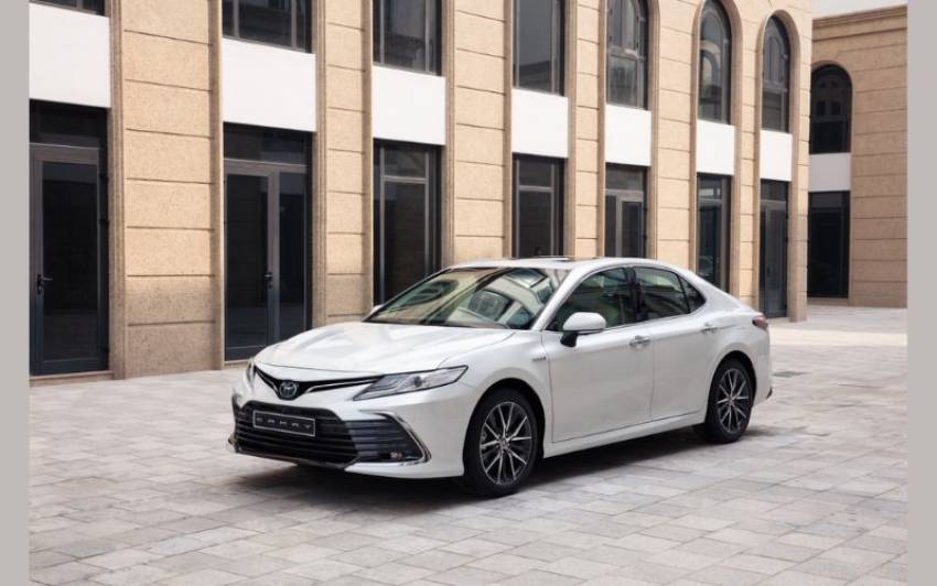 toyota-camry-co-may-mau-cach-chon-mau-xe-hop-menh-bid593