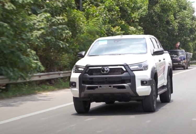 Toyota Hilux 2022: Đánh giá chi tiết