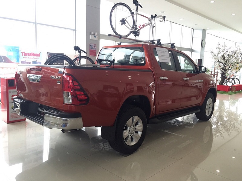 Toyota Hilux Khuyến Mại Khủng Chào Hè