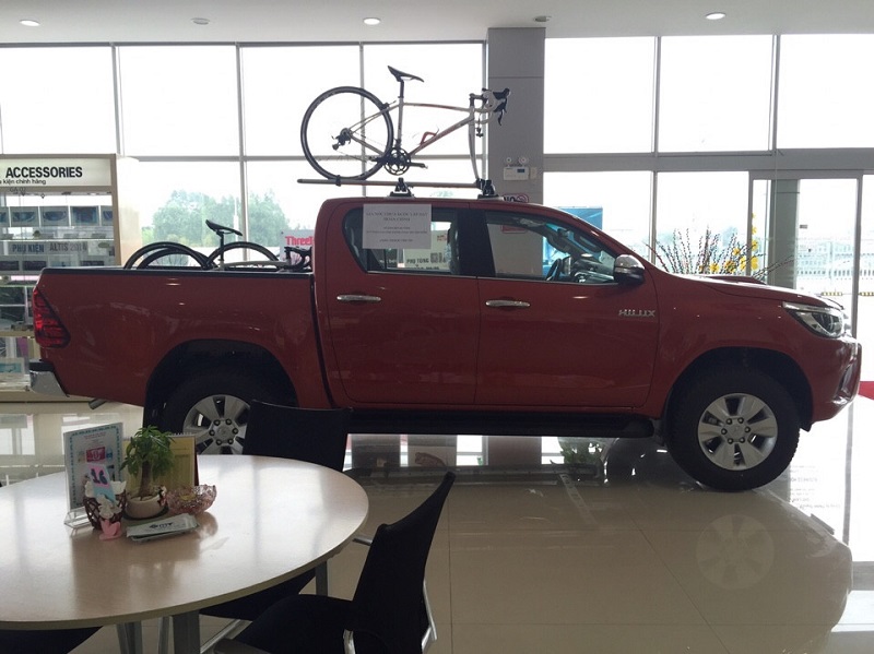 Toyota Hilux Khuyến Mại Khủng Chào Hè