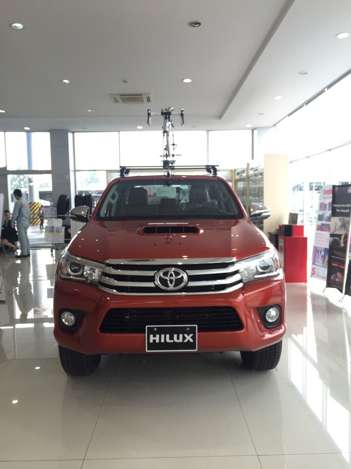 Toyota Hilux Khuyến Mại Khủng Chào Hè