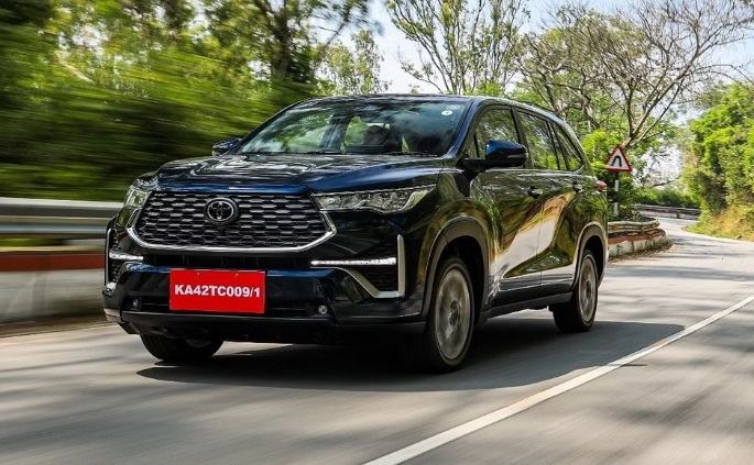 So sánh Toyota Rush và Innova: Nên mua loại nào hơn?