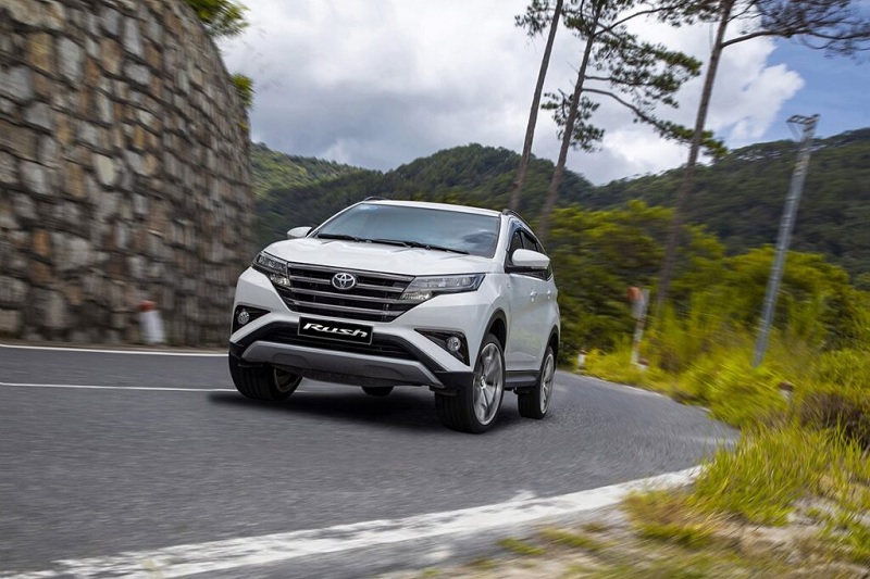 So sánh Toyota Rush và Innova: Nên mua loại nào hơn?