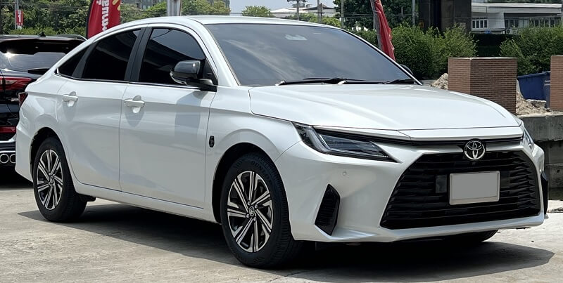 So sánh xe ô tô Toyota Vios và Ford Fiesta