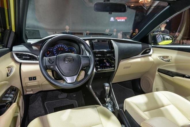 So sánh Yaris và Mazda2​ qua nội thất