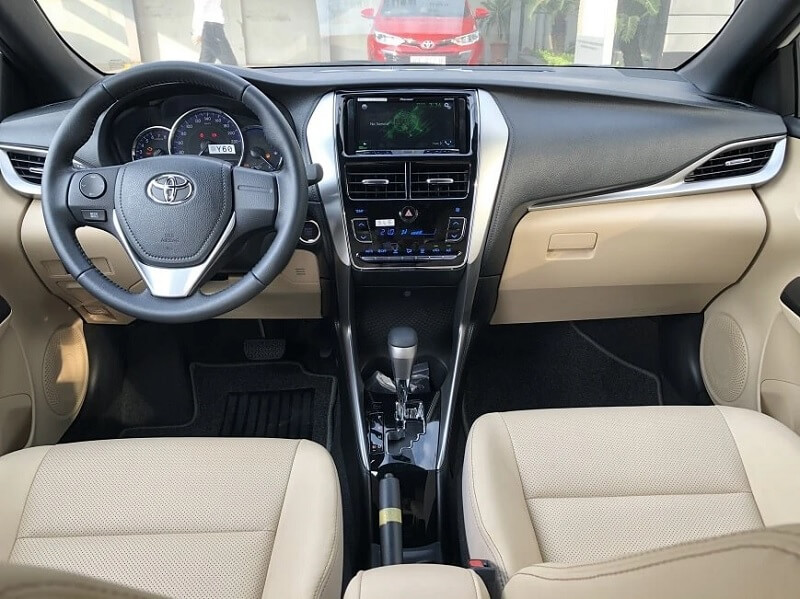 So sánh điểm khác nhau Toyota Yaris G và E qua nội thất