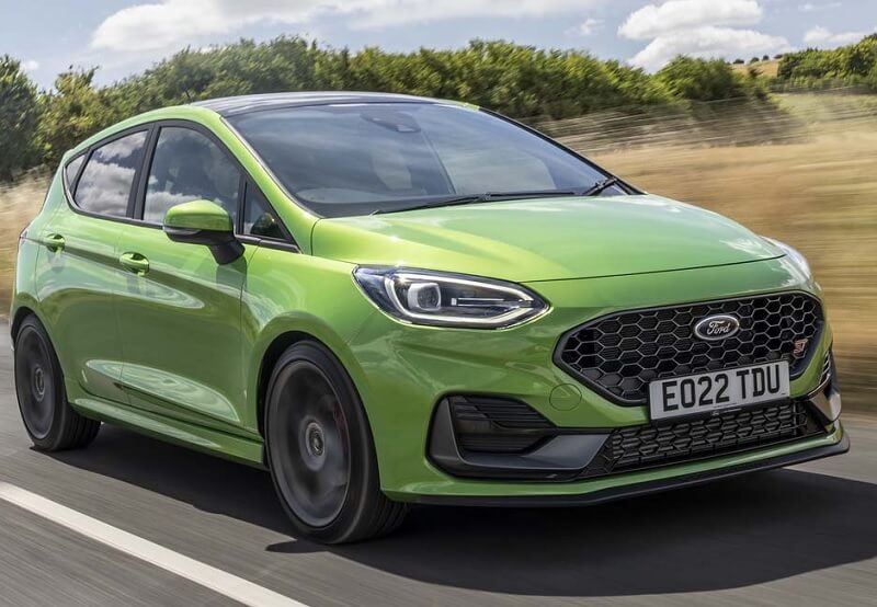 So sánh Toyota Yaris và Ford Fiesta qua động cơ
