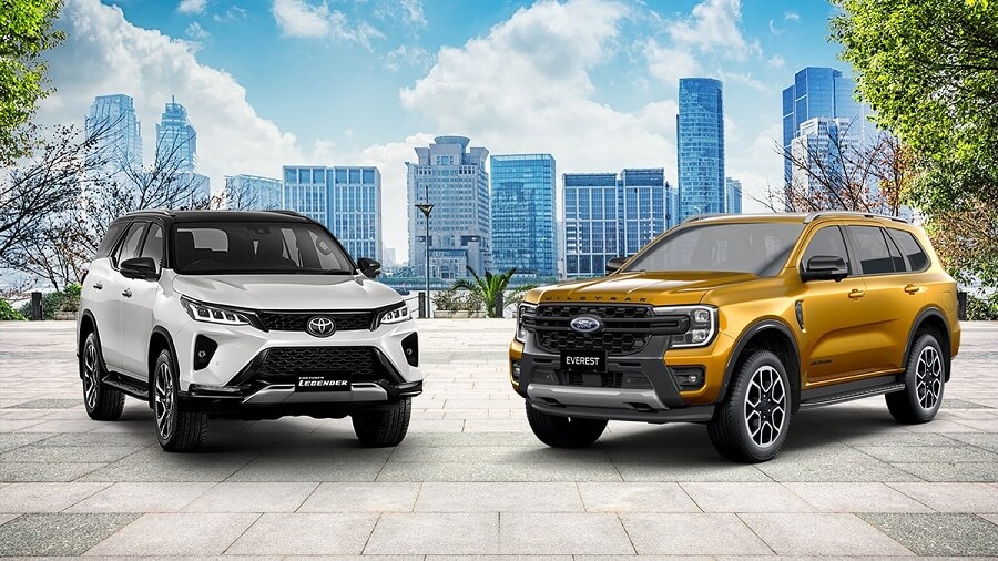 So sánh xe Ford Everest và Fortuner qua đầu xe