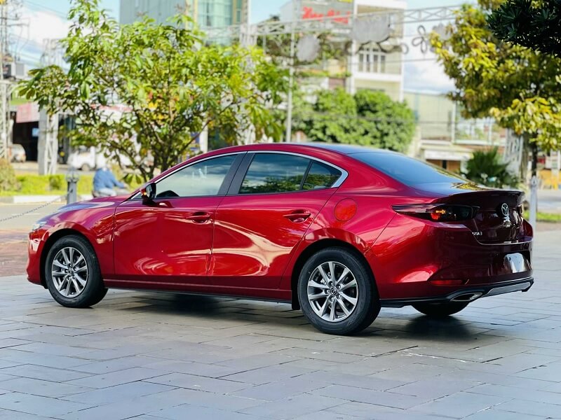 So sánh Toyota Yaris và Mazda 3