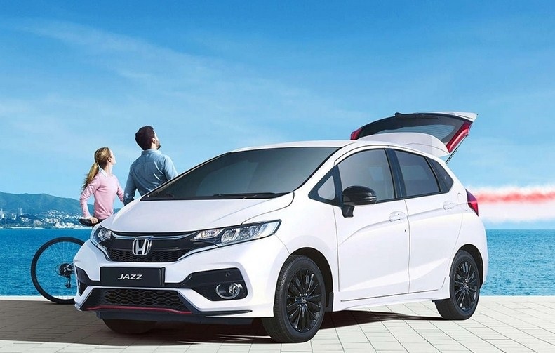So sánh Toyota Yaris và Honda Jazz qua thương hiệu