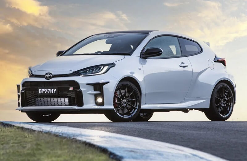 Nên mua Toyota Yaris hay Honda Jazz thời điểm hiện tai?