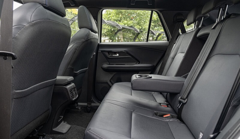 So sánh Yaris và Honda City qua ghế ngồi
