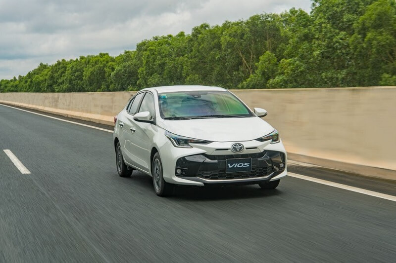 Só sánh Toyota Vios và Hyundai Elantra qua tiết kiệm nhiên liệu