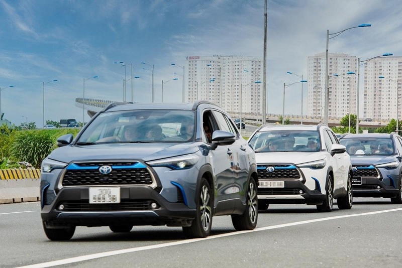 So sánh Toyota Raize và Corolla Cross