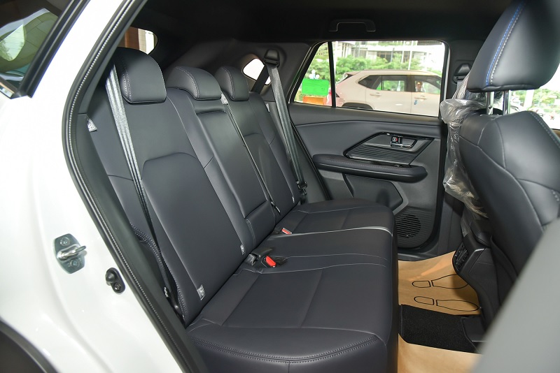 So sánh Toyota Yaris Cross và Honda HRV qua nội thất