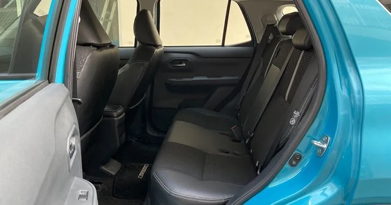 So sánh Toyota Raize và KIA Seltos qua nội thất