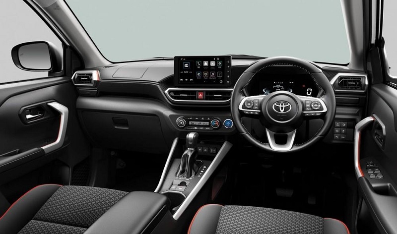 So sánh Toyota Raize và Honda Brio qua nội thất