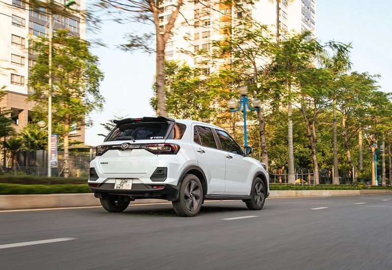 Nên mua Toyota Raize hay Vios tại thời điểm hiện tại?
