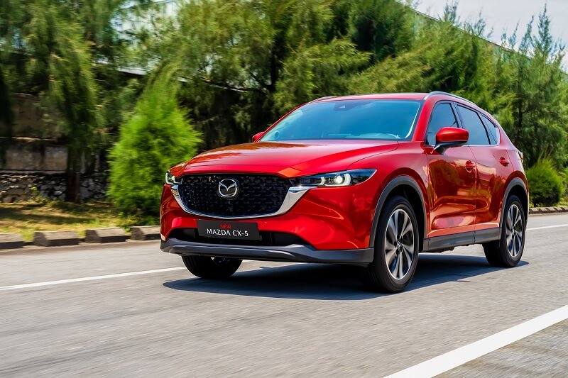 So sánh Innova Cross và Mazda CX5