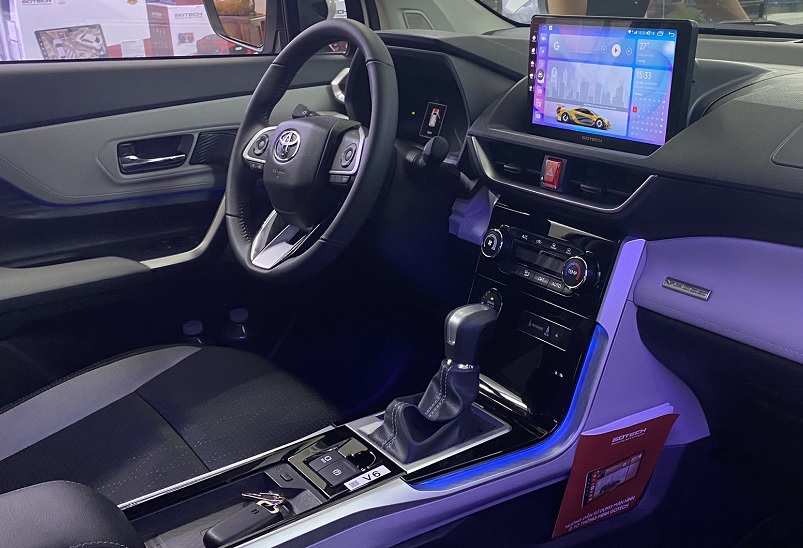 So sánh Toyota Veloz và Toyota Rush qua trang bị tiện ích