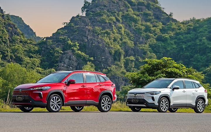 So sánh Toyota Corolla Cross bản xăng và Hybrid qua so sánh vận hành