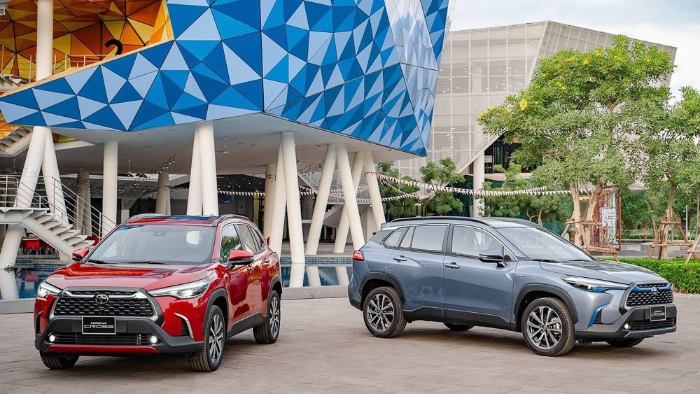 So sánh Toyota Corolla Cross bản xăng và Hybrid qua trang bị an toàn