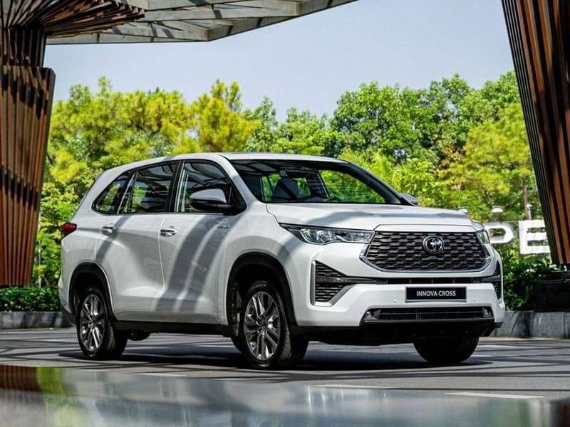Toyota Innova Cross