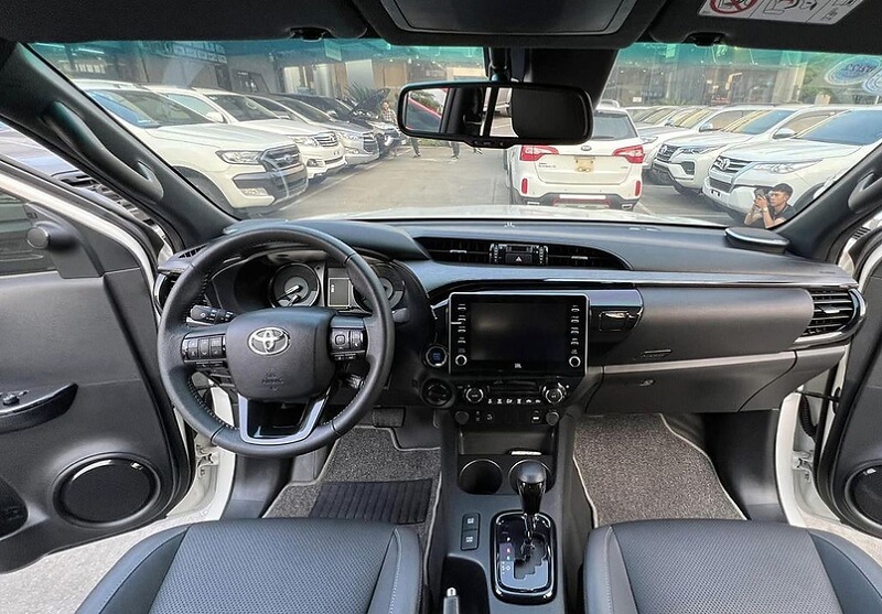 Đánh giá Toyota Hilux 2025 qua trang bị các tiện ích
