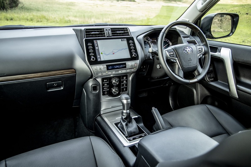 So sánh Ford Everest và Toyota Prado qua ghế ngồi