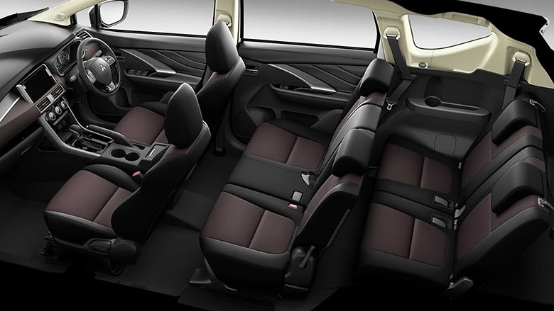 So sánh Toyota và Mitsubishi chi tiết qua nội thất