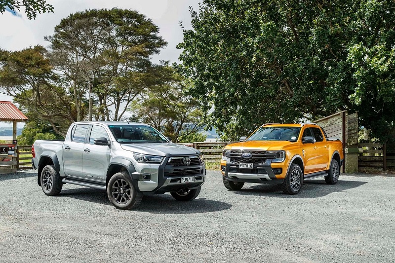 So sánh tải trọng Toyota Hilux với các đối thủ khác