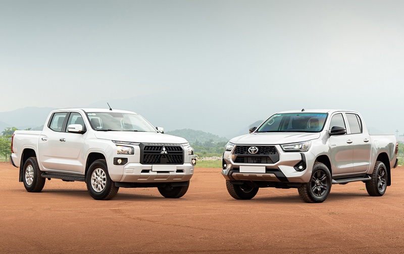 So sánh tải trọng Toyota Hilux với Mitsubishi Triton