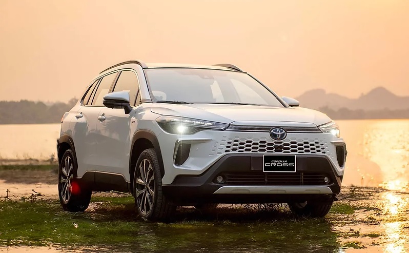 So sánh Veloz Cross và Corolla Cross qua tiết kiệm nhiên liệu