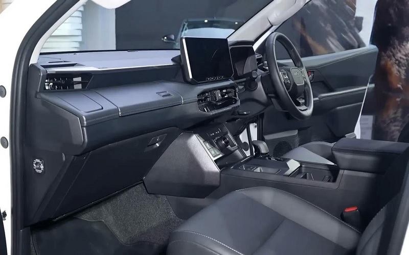 Đánh giá xe bán tải Toyota Hilux 2026 qua nội thất