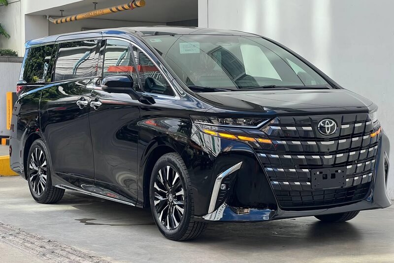 Nên mua Toyota Alphard hay Lexus LM?