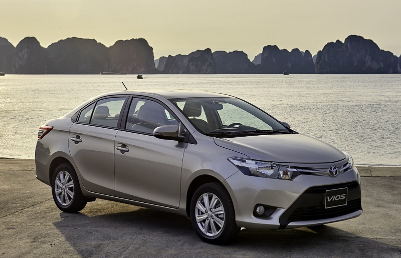 So sánh Toyota Vios và Toyota Innova qua trải nghiệm lái