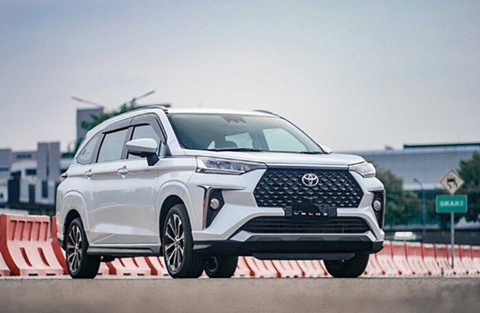 Toyota Vios và Toyota Veloz Cross qua thân xe