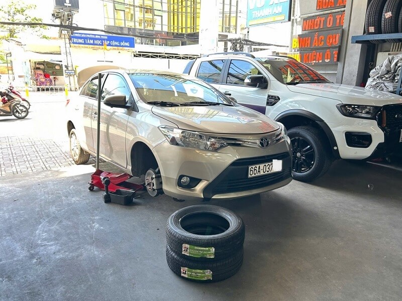 Toyota Vios đi 10.000 km cần đảo lốp?