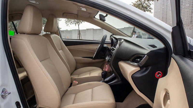 Toyota Vios và Land Cruiser